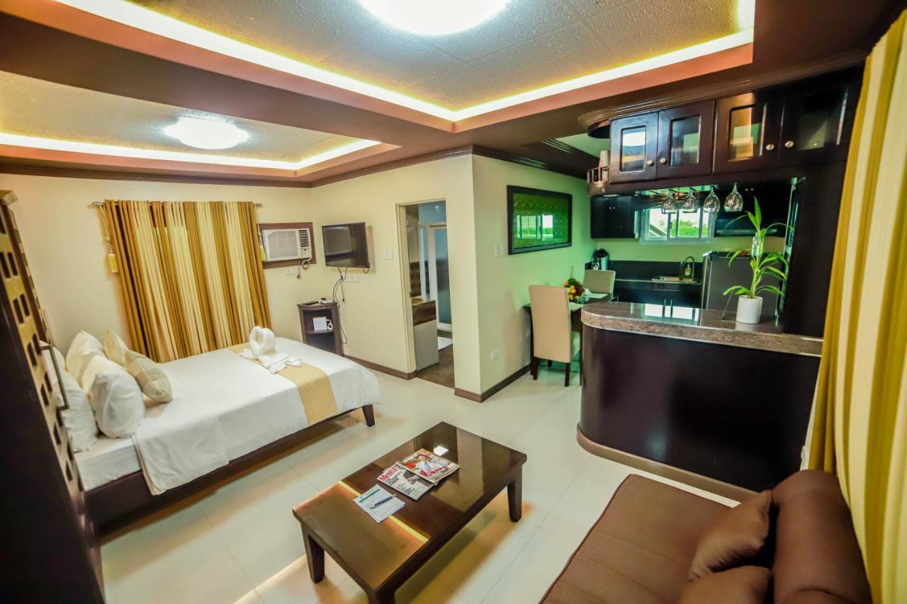 Villa Esmeralda Bryan'S Resort Hotel And Restaurant Palayan City Dış mekan fotoğraf