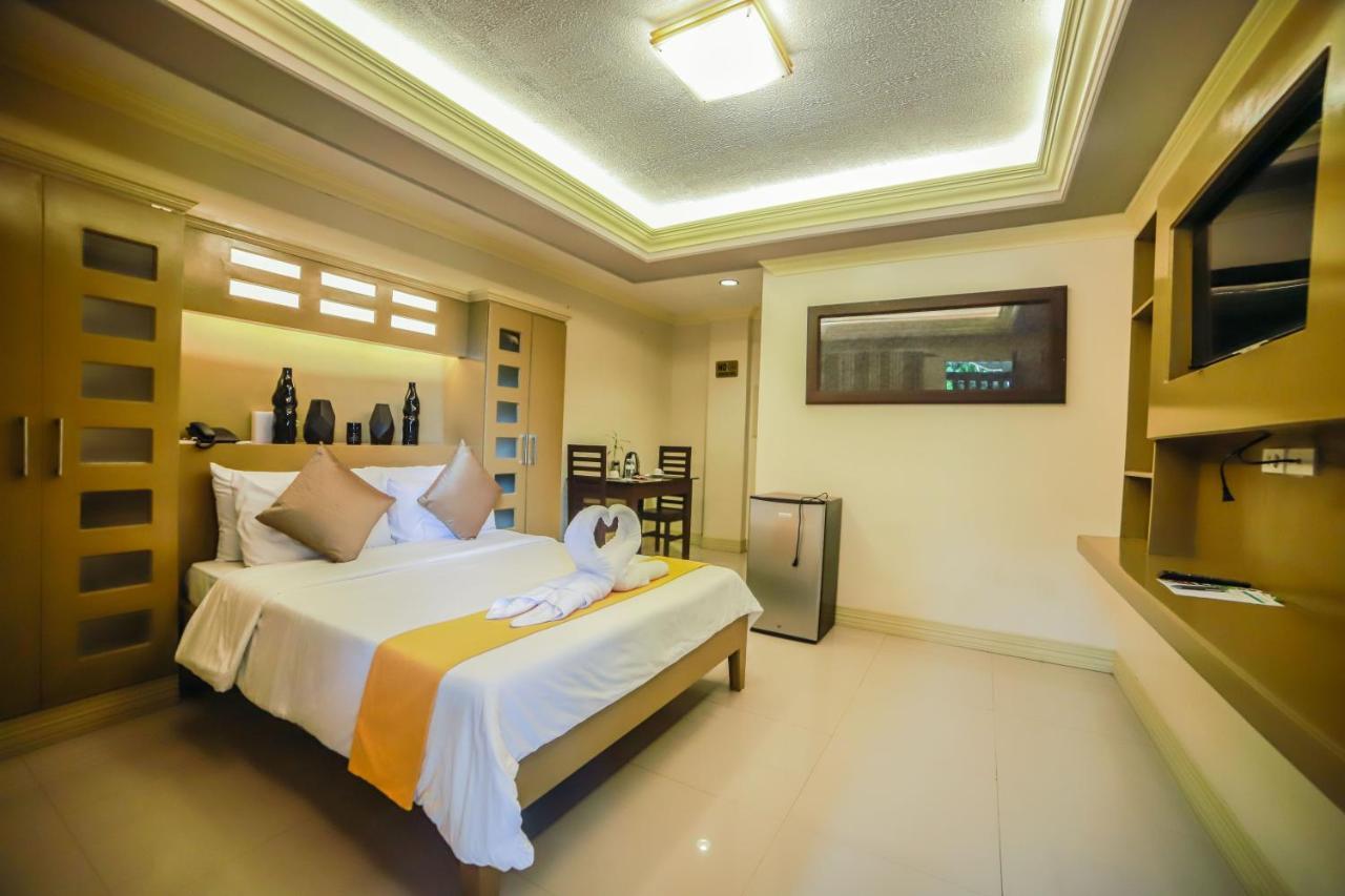 Villa Esmeralda Bryan'S Resort Hotel And Restaurant Palayan City Dış mekan fotoğraf