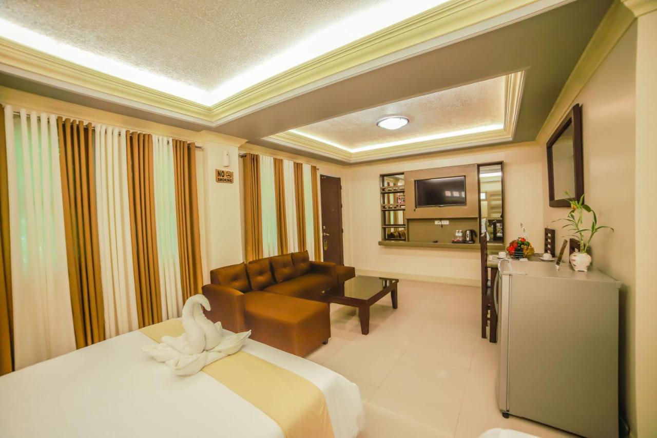 Villa Esmeralda Bryan'S Resort Hotel And Restaurant Palayan City Dış mekan fotoğraf