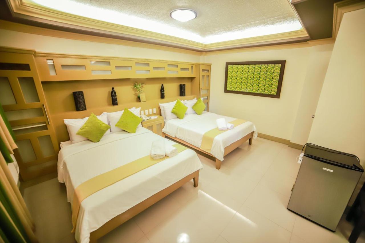 Villa Esmeralda Bryan'S Resort Hotel And Restaurant Palayan City Dış mekan fotoğraf