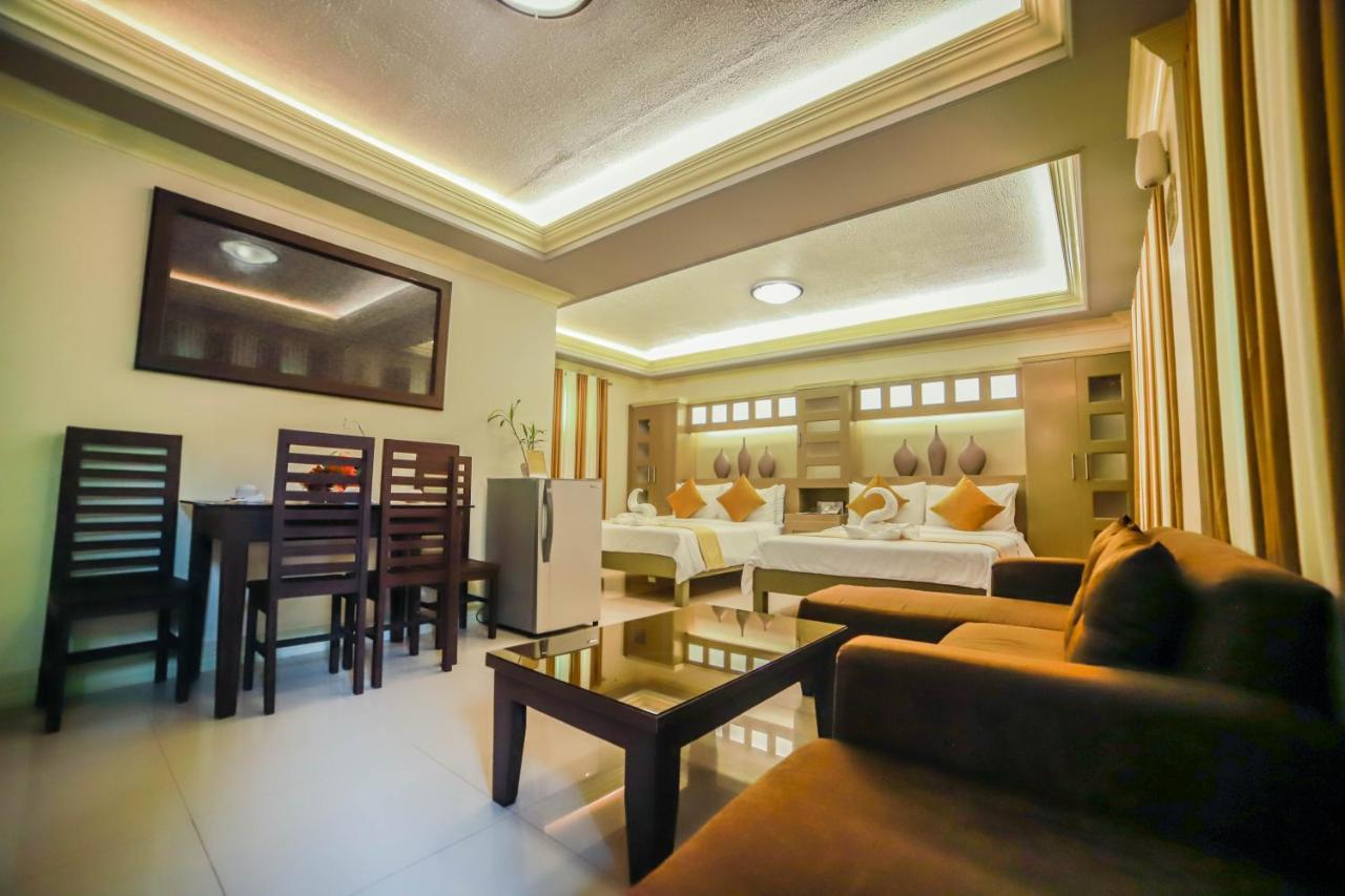 Villa Esmeralda Bryan'S Resort Hotel And Restaurant Palayan City Dış mekan fotoğraf