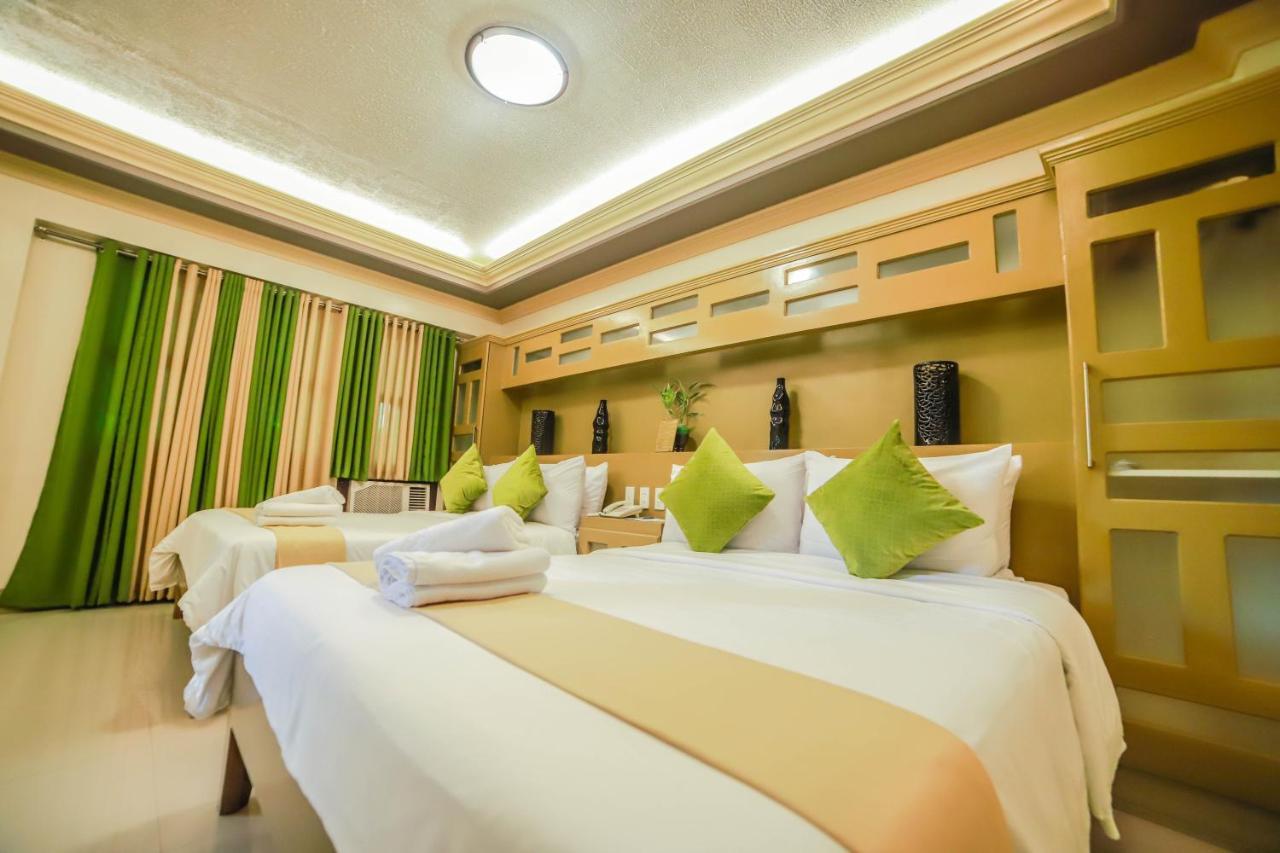 Villa Esmeralda Bryan'S Resort Hotel And Restaurant Palayan City Dış mekan fotoğraf