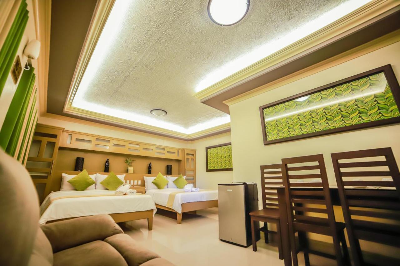 Villa Esmeralda Bryan'S Resort Hotel And Restaurant Palayan City Dış mekan fotoğraf