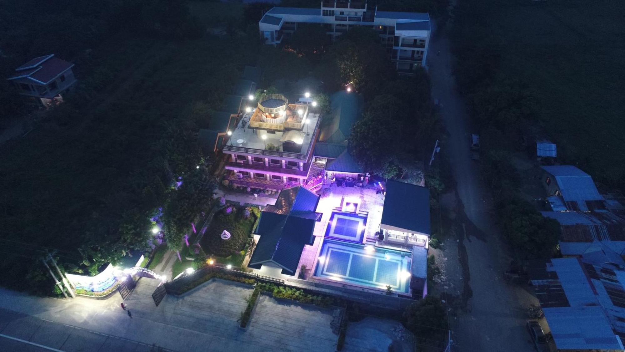 Villa Esmeralda Bryan'S Resort Hotel And Restaurant Palayan City Dış mekan fotoğraf