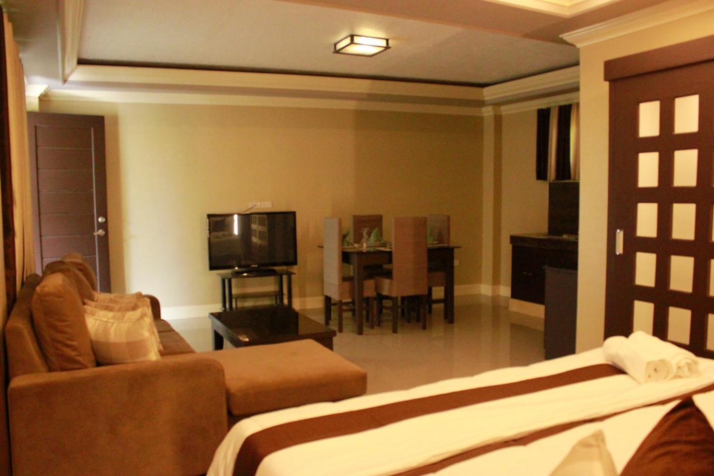 Villa Esmeralda Bryan'S Resort Hotel And Restaurant Palayan City Dış mekan fotoğraf
